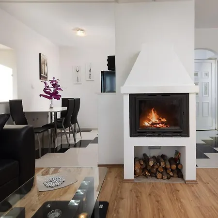 Villa Holiday Danica Primosten